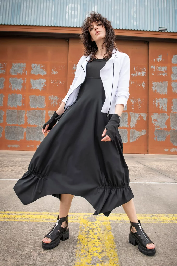 Modell aus der Simclan-Kollektion Spring Summer 2025