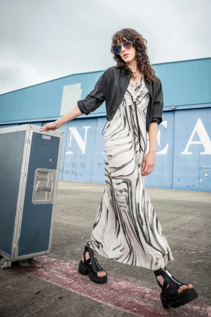 Modell aus der Simclan-Kollektion Spring Summer 2025